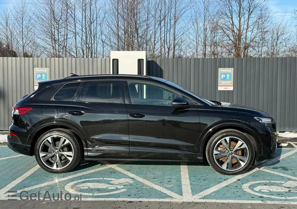 AUDI Q4 e-tron 50 quattro