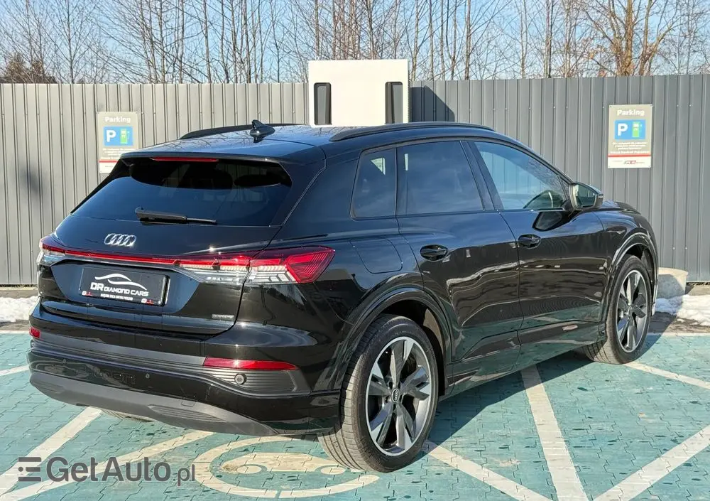 AUDI Q4 e-tron 50 quattro