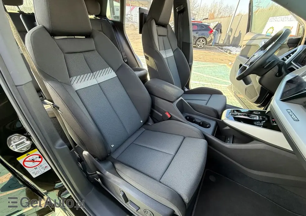 AUDI Q4 e-tron 50 quattro