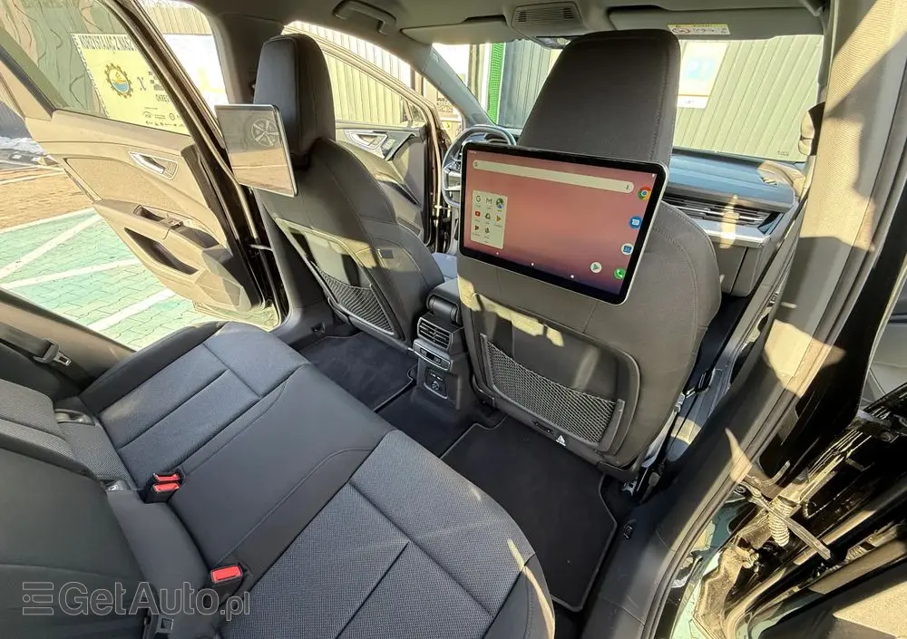 AUDI Q4 e-tron 50 quattro