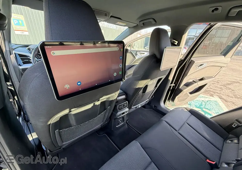 AUDI Q4 e-tron 50 quattro