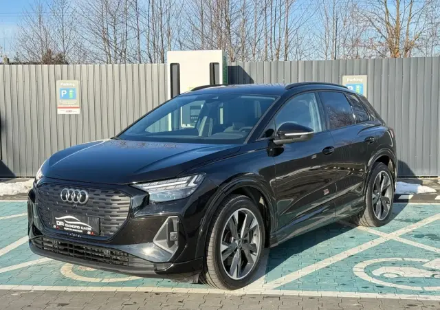 AUDI Q4 e-tron 50 quattro