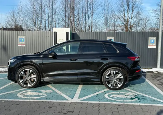 AUDI Q4 e-tron 50 quattro