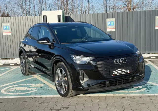 AUDI Q4 e-tron 50 quattro