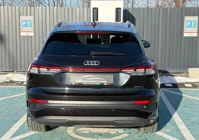 AUDI Q4 e-tron 50 quattro