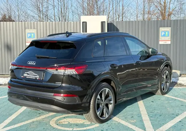 AUDI Q4 e-tron 50 quattro
