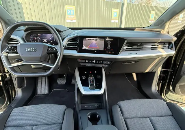 AUDI Q4 e-tron 50 quattro