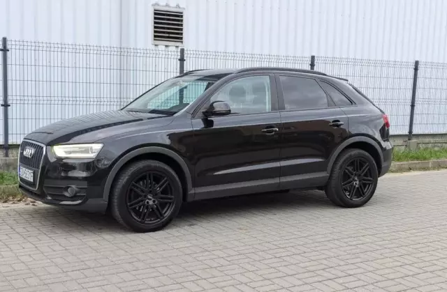 AUDI Q3 