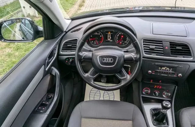AUDI Q3 