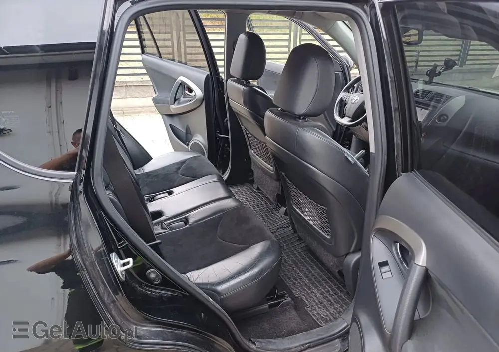 TOYOTA RAV4 2.2 D-CAT 4x4 Executive