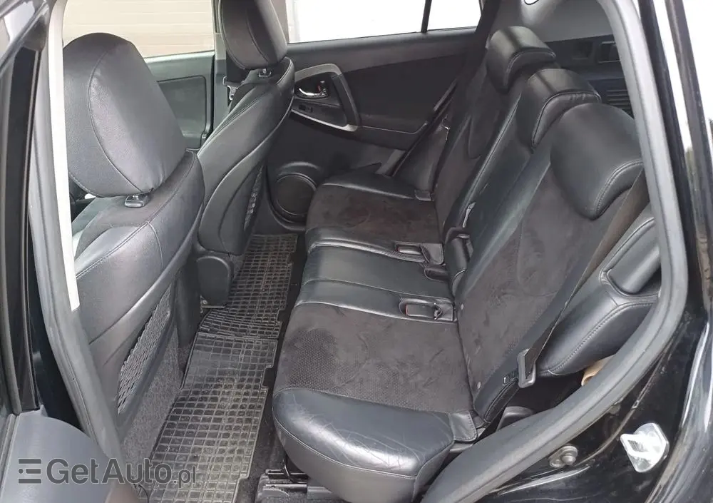 TOYOTA RAV4 2.2 D-CAT 4x4 Executive