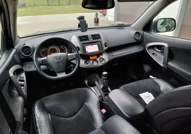 TOYOTA RAV4 2.2 D-CAT 4x4 Executive