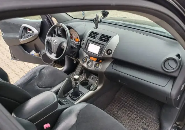 TOYOTA RAV4 2.2 D-CAT 4x4 Executive