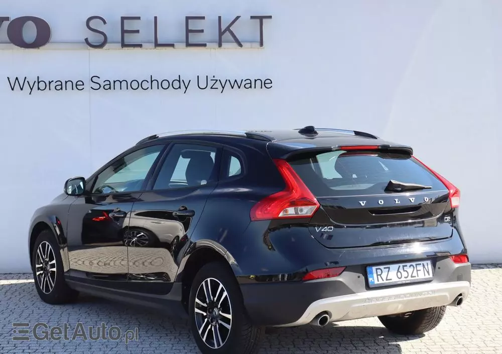 VOLVO V40 Cross Country D2 Drive-E Momentum