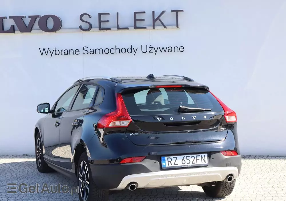 VOLVO V40 Cross Country D2 Drive-E Momentum