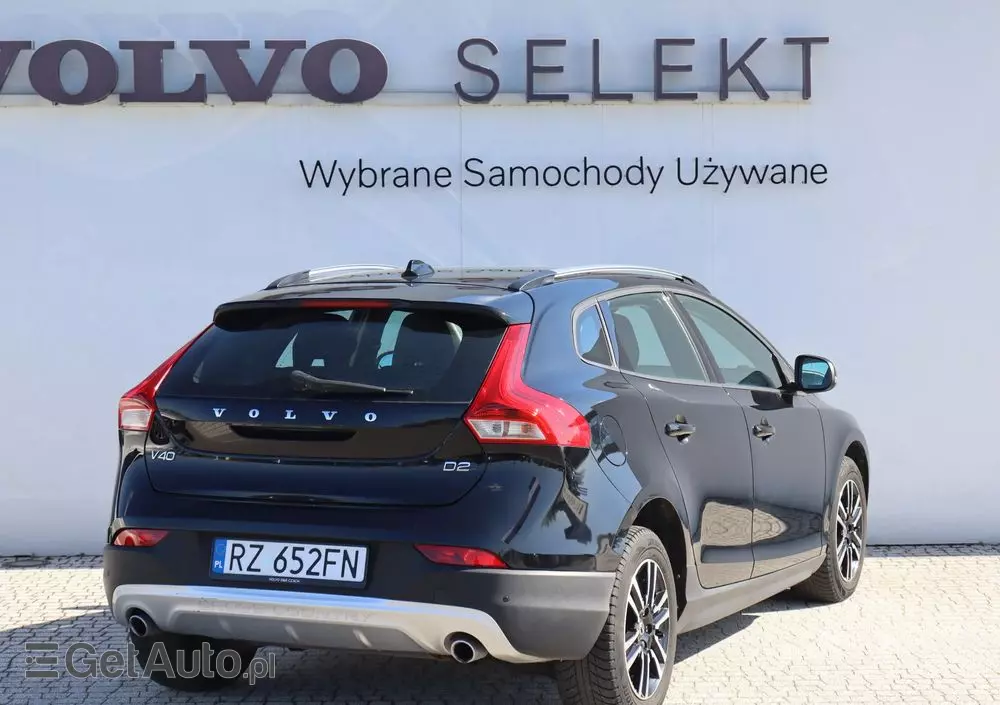 VOLVO V40 Cross Country D2 Drive-E Momentum