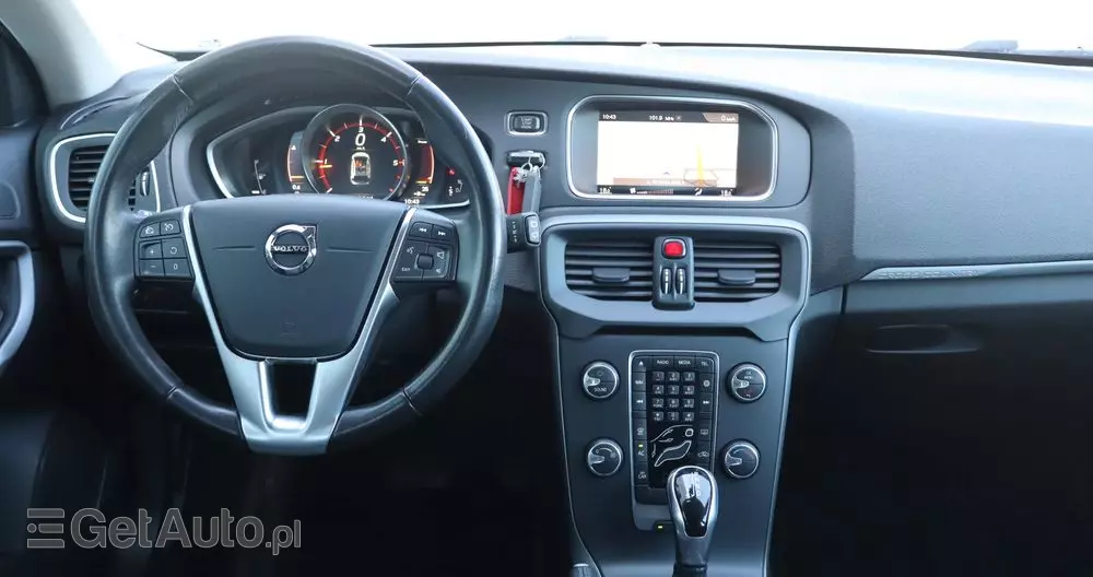 VOLVO V40 Cross Country D2 Drive-E Momentum