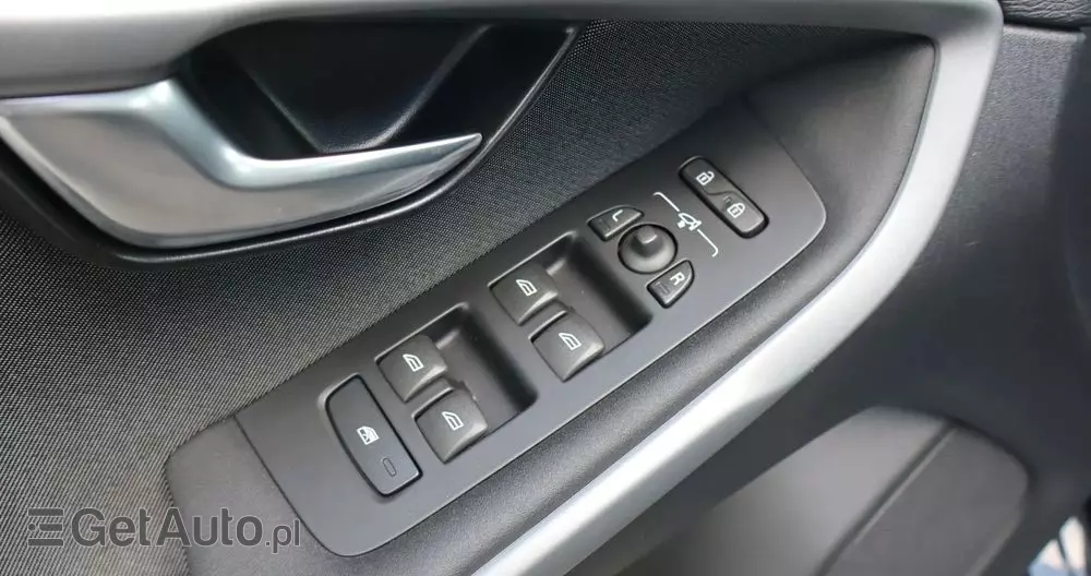 VOLVO V40 Cross Country D2 Drive-E Momentum