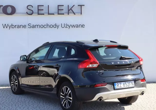 VOLVO V40 Cross Country D2 Drive-E Momentum