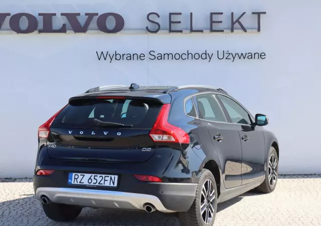 VOLVO V40 Cross Country D2 Drive-E Momentum