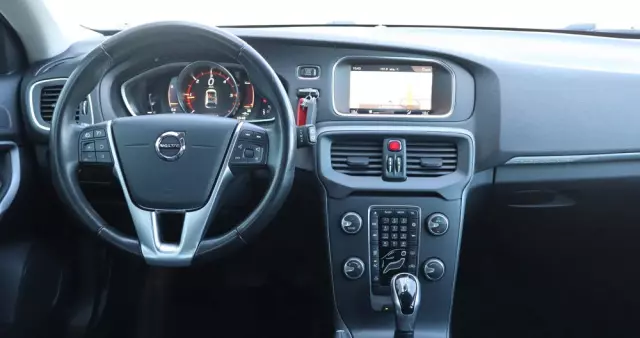 VOLVO V40 Cross Country D2 Drive-E Momentum