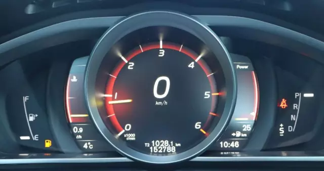 VOLVO V40 Cross Country D2 Drive-E Momentum