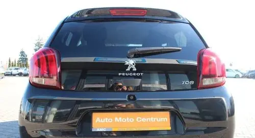 PEUGEOT 108 