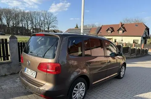 VOLKSWAGEN Touran 