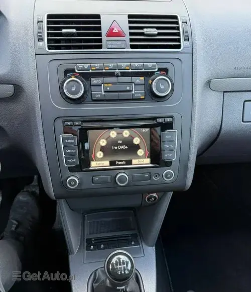 VOLKSWAGEN Touran 
