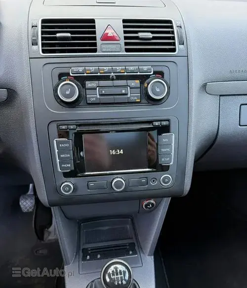 VOLKSWAGEN Touran 