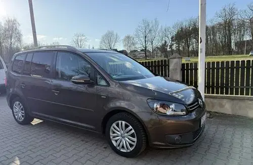 VOLKSWAGEN Touran 