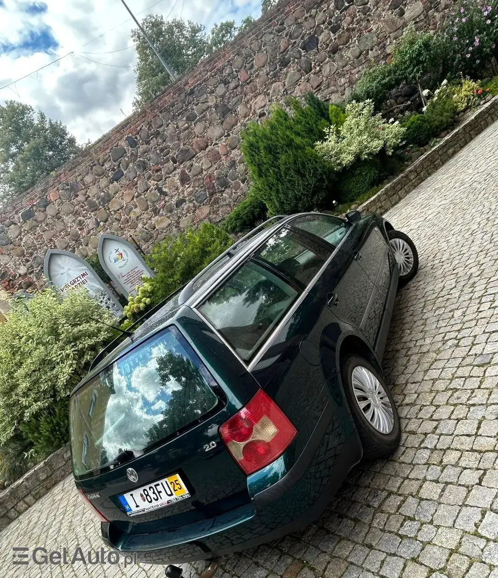 VOLKSWAGEN Passat 