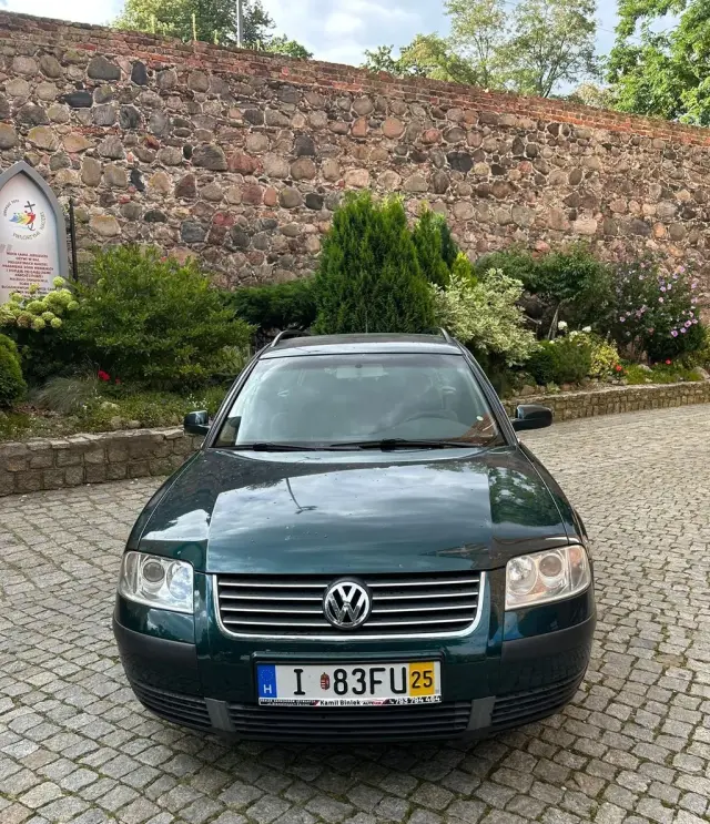 VOLKSWAGEN Passat 