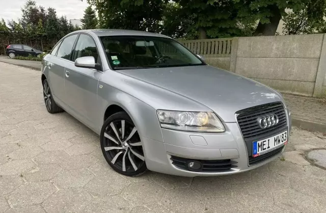 AUDI A6 