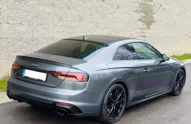 AUDI RS 5 