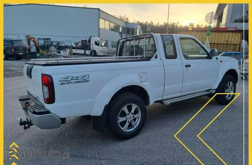 NISSAN Navara 