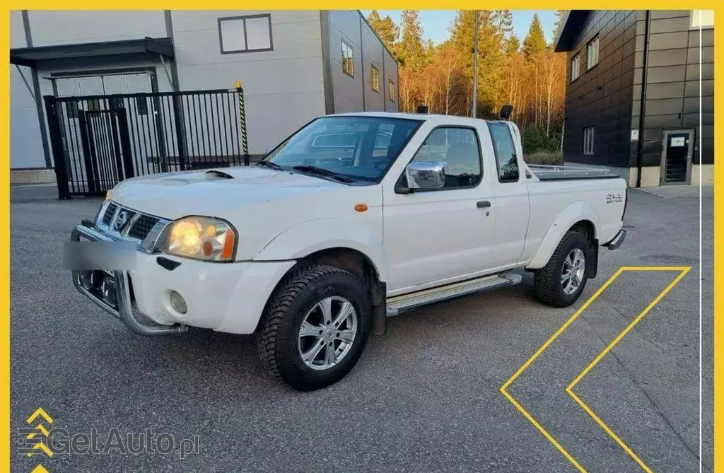 NISSAN Navara 