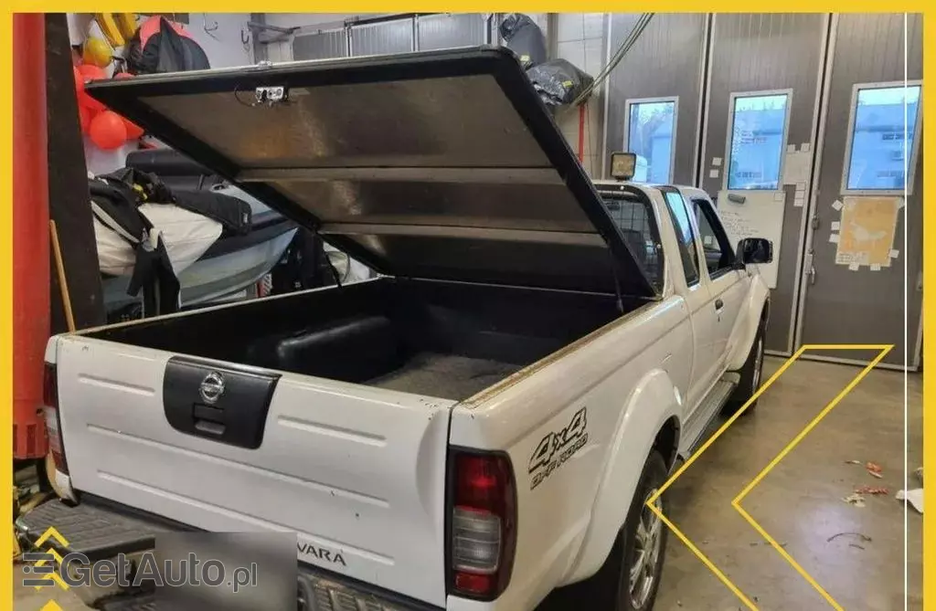 NISSAN Navara 