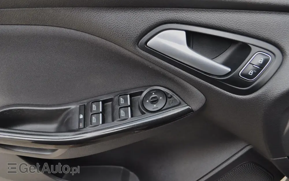 FORD Focus 1.5 EcoBoost Start-Stopp-System Business Edition