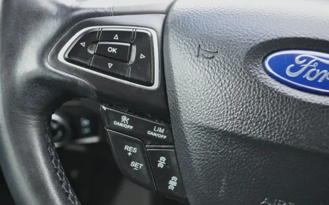 FORD Focus 1.5 EcoBoost Start-Stopp-System Business Edition