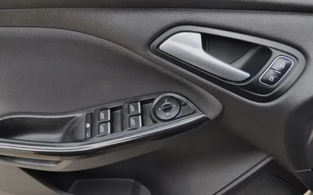 FORD Focus 1.5 EcoBoost Start-Stopp-System Business Edition