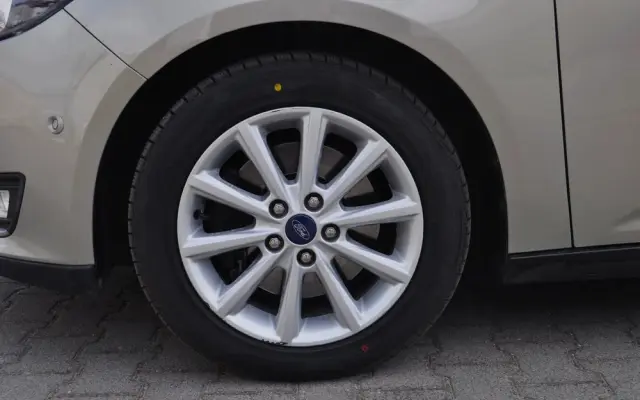 FORD Focus 1.5 EcoBoost Start-Stopp-System Business Edition