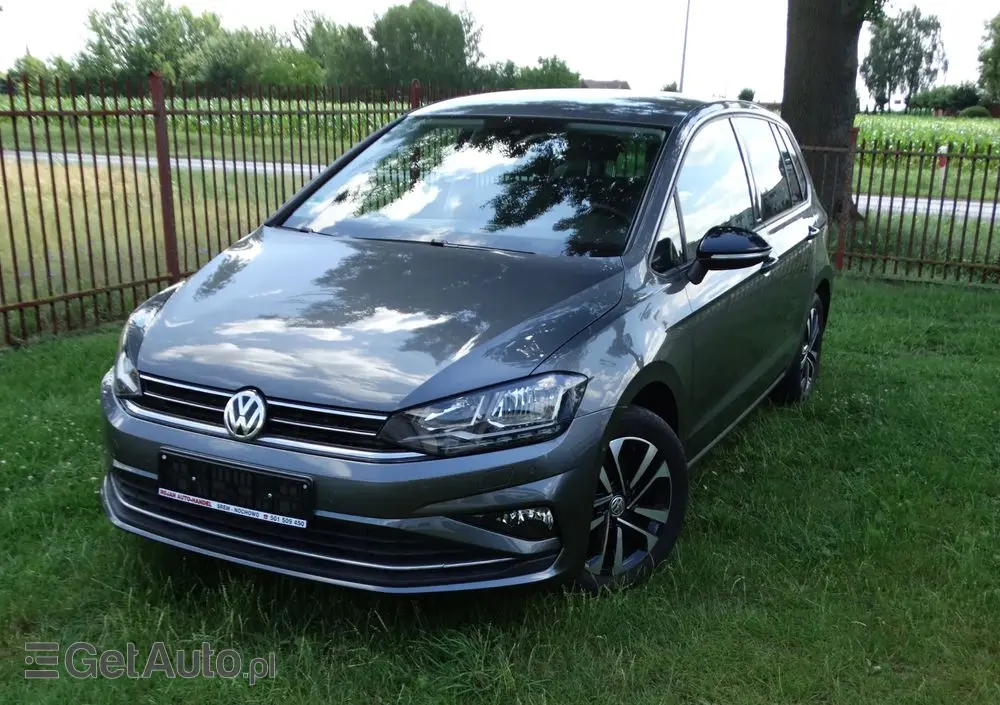 VOLKSWAGEN Golf Sportsvan 
