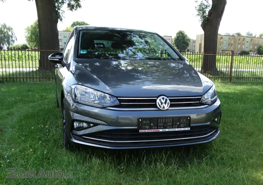 VOLKSWAGEN Golf Sportsvan 