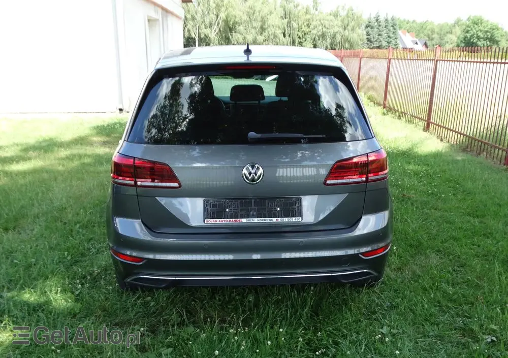 VOLKSWAGEN Golf Sportsvan 