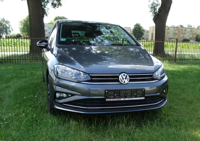 VOLKSWAGEN Golf Sportsvan 
