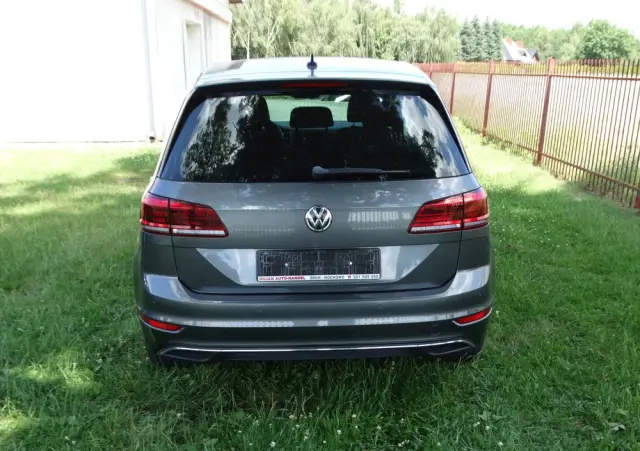 VOLKSWAGEN Golf Sportsvan 