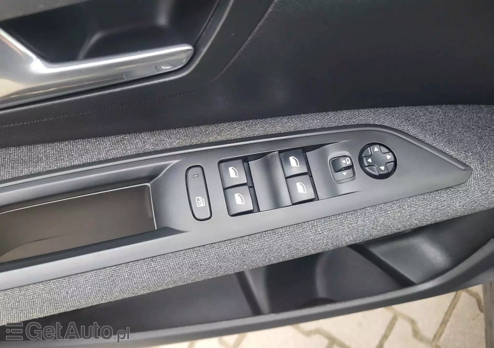 PEUGEOT 3008 1.5 BlueHDi Active S&S EAT8