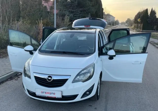 OPEL Meriva 1.4 T Essentia