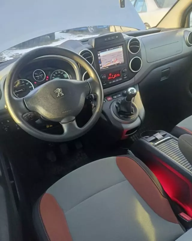 PEUGEOT Partner Tepee BlueHDi 100 Stop&Start Allure